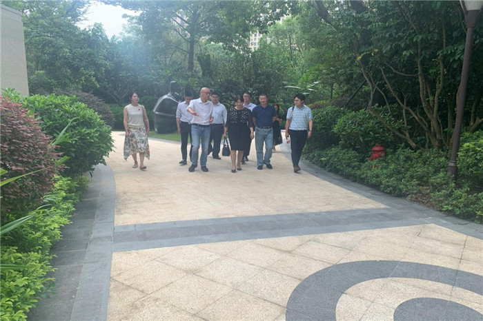 華商銀行總行領(lǐng)導(dǎo)蒞臨考察泰豐地產(chǎn)2.jpg 華商銀行總行領(lǐng)導(dǎo)蒞臨考察泰豐地產(chǎn)2.jpg